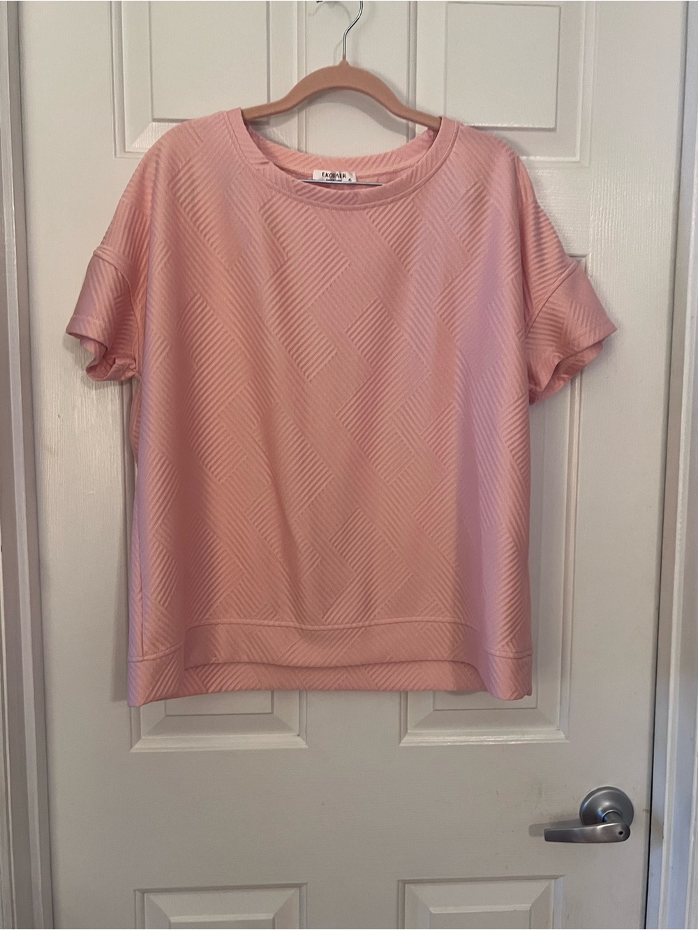 Ekouaer pink two piece pant set.